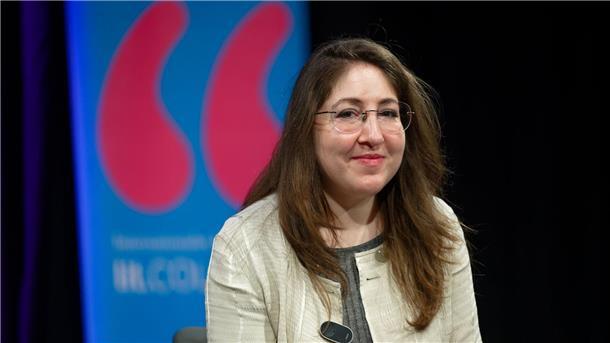Israel-Debatte: Zwischen Solidarität und „Massenhysterie“ Die Schriftstellerin Deborah Feldman sieht die deutsche Israel- und Antisemitismus-Debatte äußerst kritisch.
