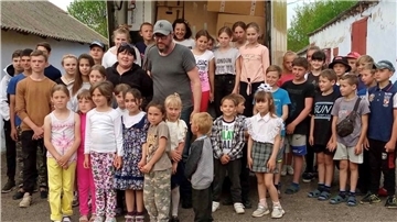 Die Schützlinge des Kinderheims Zhovten bei Petrowiriwka sind glücklich und sehr dankbar für all die Spenden aus Bremerhaven. Das Kinderheim im Umkreis Odessas ist seit Wochen von aller Versorgung abgeschnitten. 