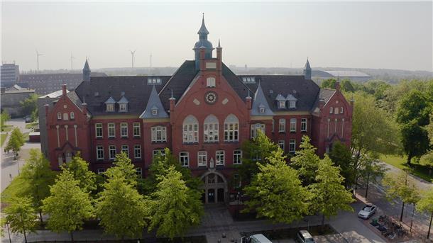 Die Schule Am-Ernst-Reuter-Platz erhielt am Donnerstag die Auszeichnung  Berufswahl-Siegel Bremen „Schule mit herausragender Beruflicher Orientierung“. 