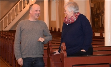 Die Selsinger Pastoren Petra Lemmel und Markus Stamme haben das Gefühl, mit neuen und zeitgemäßeren Gottesdienstformen mehr Menschen zu erreichen.