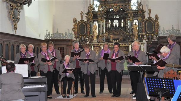Singgemeinschaft Stadland will nicht mehr öffentlich singen Die Singgemeinschaft Stadland verabschiedete sich mit einem gelungenen Konzert.