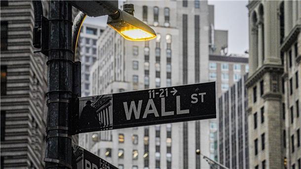 Wall Street: Verluste - Virus-Sorgen sind zurück Die Sorge um neue Covid-Varianten treibt Anleger um.