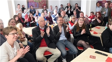 Die SPD feierte in der Schifferstraße - Jubel über das Abschneiden bei der Bürgerschaftswahl. 