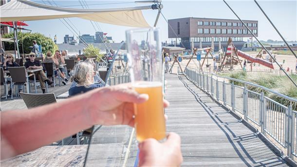 Die Sperrstunde für Veranstaltungen entfällt im Land Bremen. Das gilt auch für Gastronomiebetriebe wie Kneipen und Restaurants.