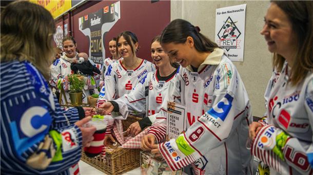 Die Spielerfrauen der Pinguins haben mit ihrer Keks-Aktion 4.550 Euro gesammelt