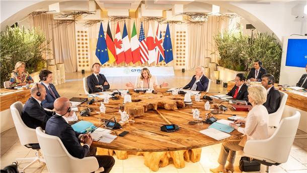 G7 wollen Ukraine mit Russland-Geld langfristig stärken Die Staats- und Regierungschefs aus den sieben Industrienationen USA, Kanada, Großbritannien, Frankreich, Italien, Deutschland und Japan treffen sich im italienischen Borgo Egnazia bei Bari zu ihrem jährlichen Gipfel.