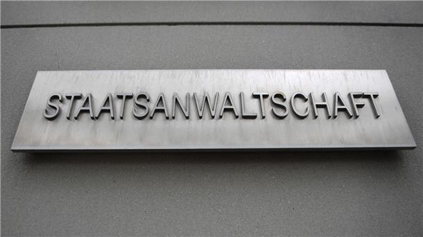 Vorbeifahrenden Lastwagen beschossen - Mann angeklagt Die Staatsanwaltschaft Fulda klagt einen Lastwagenfahrer an, der auf einen anderen Fahrer geschossen haben soll.