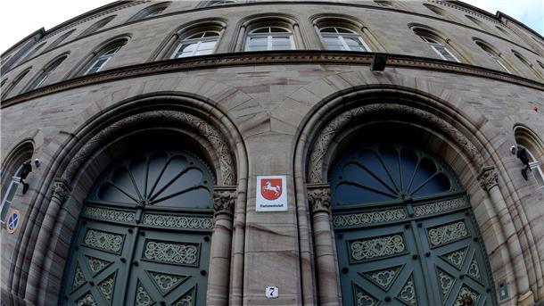 Millionenbetrug mit Finanzplattformen - neue Haftbefehle Die Staatsanwaltschaft hat inzwischen zehn Verdächtige ermittelt. (Archivbild)