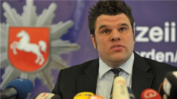 Die Staatsanwaltschaft Stade (im Bild Kai Thomas Breas) hat jetzt gegen den Vater des ertrunkenen Kindes in Loxstedt ein Ermittlungsverfahren wegen fahrlässiger Tötung eingeleitet.