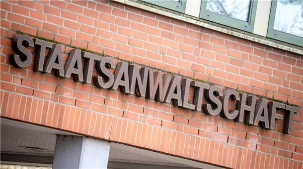 LKA-Präsident: Weitere Person gefasst - Identität unklar Die Staatsanwaltschaft Verden. Die frühere Terroristin der Roten Armee Fraktion (RAF), Daniela Klette, ist in Berlin gefasst worden.