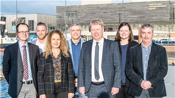 Die städtische Tourismusgesellschaft "Erlebnis Bremerhaven" stellt sich neu auf (von links): Andreas Beckmann, Florian Rohbrecht, Nicole Halves-Volmer, Marc Reichelt, Dr. Ralf Meyer, Katharina Loske und Jan Rohrbach.