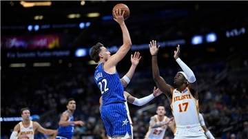 Wagners 27 Punkte zu wenig: Orlando verliert gegen Hawks Die starke Leistung von Franz Wagner (links) reichte nicht zum Sieg.