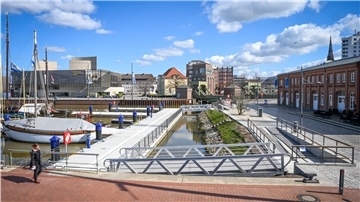 Die Steganlage vor der Schiffergilde am Neuen Hafen in Bremerhaven ist fertig.