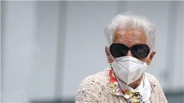 Die Strafkammer verurteilt die 97 Jahre alte Irmgard F. zu einer Strafe von zwei Jahren auf Bewährung.