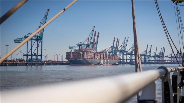 Die Stromkaje soll für 170 Millionen Euro ertüchtigt werden. Für ihre Zustimmung setzten die Grünen einen Verzicht des Senats auf künftige Vertiefungen der Außenweser durch.