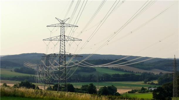 Neue Stromtrasse Wahle-Mecklar offiziell eingeweiht Die Stromleitung Wahle-Mecklar soll sich nach vier Jahren rechnen.