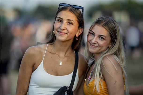 Deichbrand 2024: Das sind die schönsten Frauen auf dem Festival Die Sunny Girls.