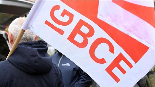 Gewerkschaft will 8,5 Prozent mehr Geld in Energiewirtschaft Die Tarifverhandlungen für rund 30.000 Beschäftigte in der privaten Energiewirtschaft sollen im November beginnen. (Archivbild)