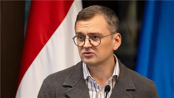 „Die Tatsache, dass Sie kein klares Nein hören, ist schon eine Antwort an sich“, sagt der ukrainische Außenminister Dmytro Kuleba.