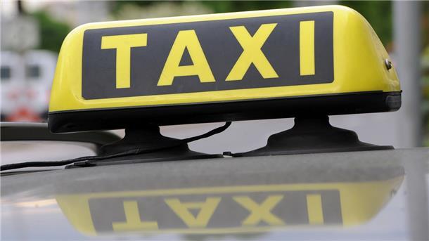 Die Taxi-Fahrer in Bremerhaven bleiben auch künftig unter sich - der Magistrat sieht keine rechtlichen Möglichkeiten für eine Kooperation mit Landkreis-Unternehmen.