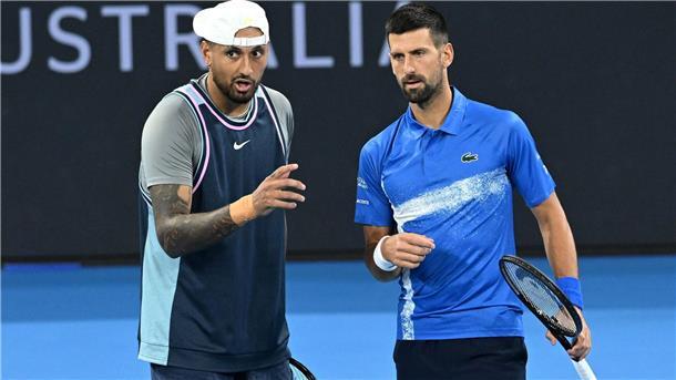„Ekelhaft für unseren Sport“: Tennis und das Dopingproblem Die Tennisstars Novak Djokovic (r) und Nick Kyrgios kritisieren den Umgang mit prominenten Dopingfällen