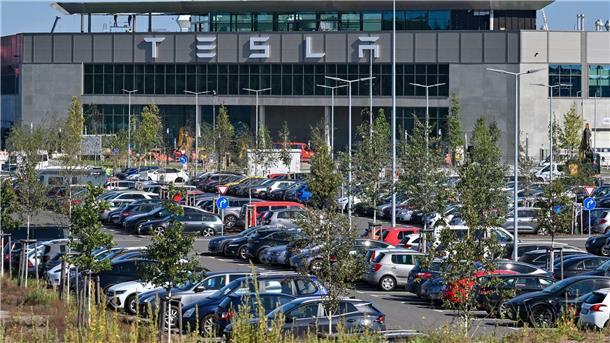 Arbeitsunfälle und mehrere Umwelt-Havarien in Tesla-Fabrik Die Tesla Gigafactory Berlin-Brandenburg.