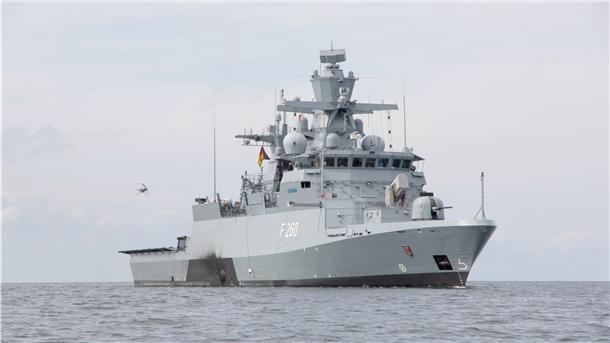 Die Tests nahe Putlos in der Hohwachter Bucht wurden vom Deck der Korvette "Braunschweig" durchgeführt.