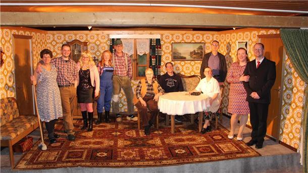 Die Theatergruppe der Freiwillige Feuerwehr Lintig-Meckelstedt spielt den plattdeutschen Dreiakter „Fiete is de Beste“ - es gab viel Applaus für den lustigen Schwank von Wilfried Reinehr.