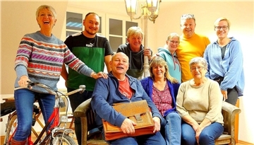 Die Theatergruppe des Alten Pastorenhauses besteht seit 1994. Jetzt bringt die Truppe „Drievjagd in Knevelsfehn“ auf die Bühne.