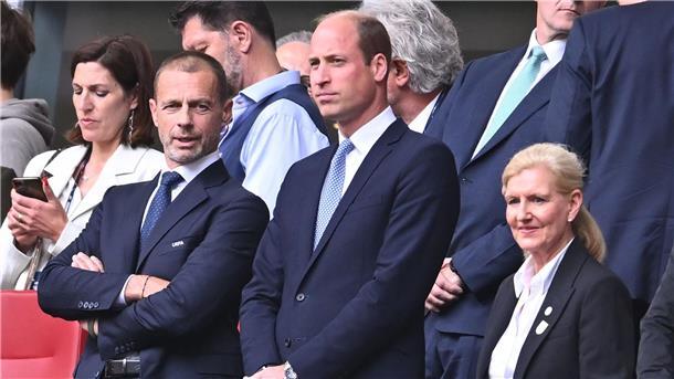 Prinz William und Kanzler Scholz besuchen das Endspiel Die Three Lions erhalten in Berlin die Unterstützung von Prinz William (m.).
