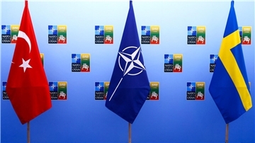 Die Türkei hatte den Nato-Beitritt Schwedens blockiert und aus ihrer Sicht unzureichenden Einsatz Schwedens gegen „Terrororganisationen“ begründet.