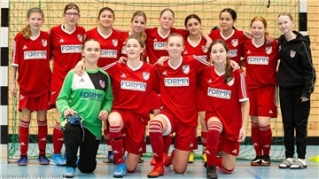 Die U17-Fußballerinnen des FC Geestland sind Vize-Bezirksmeister in der Halle.