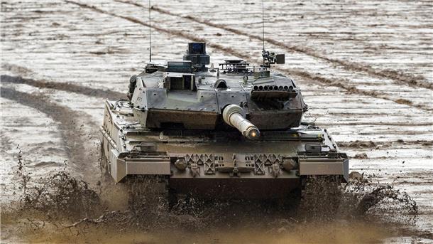 Die Ukraine und weitere Länder haben lange auf die Lieferung gedrängt: ein Leopard-Kampfpanzer vom Typ 2A6.