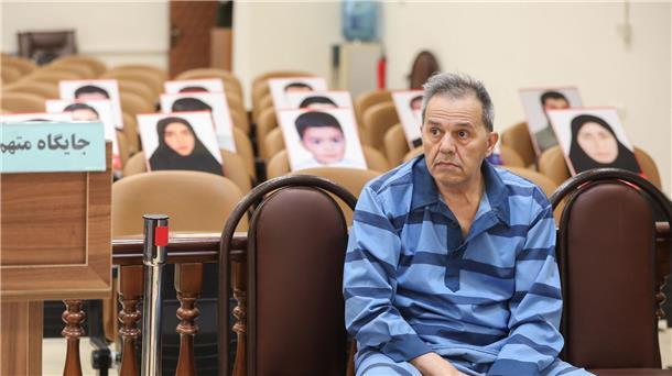 Die undatierte Aufnahme zeigt den Deutsch-Iraner Djamshid Sharmahd in einem Teheraner Revolutionsgericht.