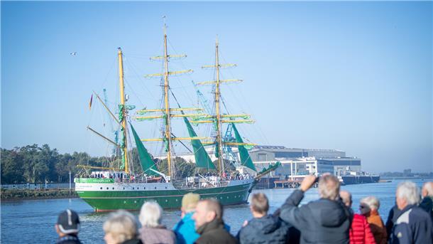 Die Alex II fährt nach Bremerhaven.