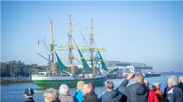 Die Alex II fährt nach Bremerhaven.