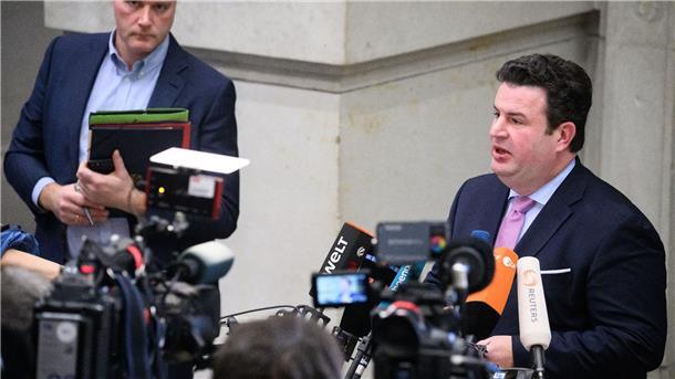 Streit um Bürgergeld soll im Schnellverfahren gelöst werden Die Union hat die Vorlage von Hubertus Heil abgelehnt.