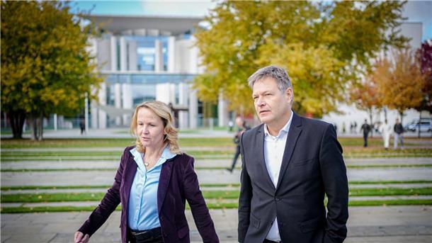 Die Unionsfraktionsspitze wirft Bundeswirtschaftsminister Robert Habeck und Bundesumweltministerin Steffi Lemke fehlende Transparenz vor.
