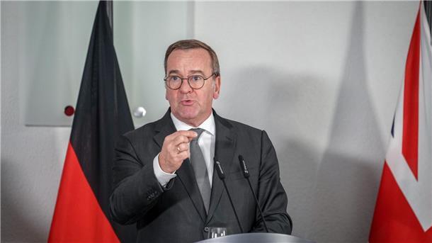 Pistorius: Keine Erkenntnisse über Sprengsatz in Maschine Die Ursache für den Absturz eines in Leipzig gestarteten Frachtflugzeugs bei Vilnius ist weiterhin unklar. Verteidigungsminister Pistorius fordert erhöhte Sensibilität bei bestimmten Frachtsendungen.