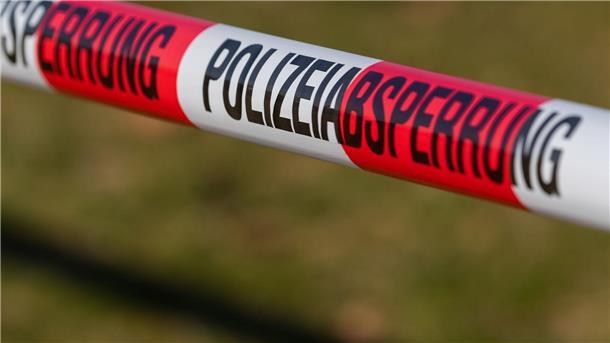 13-Jähriger tot in Teich gefunden Die Ursache für den Tod des Jungen war noch unklar. (Symbolbild)