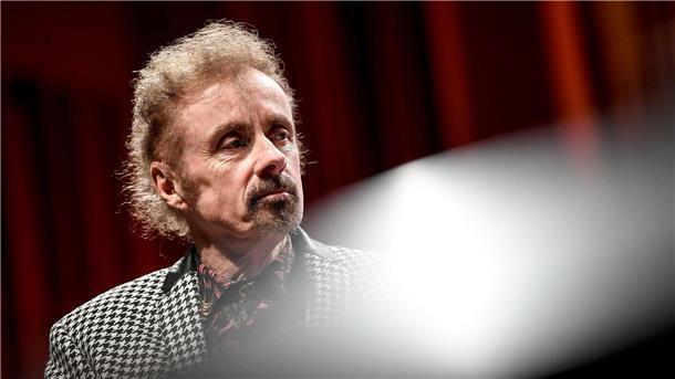 „Blue Skies“ - T.C. Boyle blickt düster in die Zukunft Die US-Autor T.C. Boyle zeichnet eine Dystopie in seinem Roman „Blue Skies“.