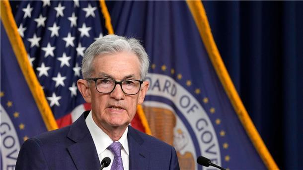 Die US-Notenbank Fed deutet für das laufende Jahr nur eine Zinssenkung an - eine Abkehr von den bisher drei prognostizierten Zinsschritten. Alle seien sich einig, dass das weitere Vorgehen von den Daten abhängen werde, sagte Fed-Chef Jerome Powell.