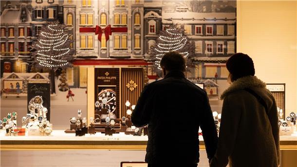 Verbraucher knausern bei Weihnachtsgeschenken Die Verbraucher wollen in diesem Jahr im Schnitt 250 Euro für Weihnachtsgeschenke ausgeben.
