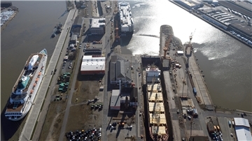 Die Verhandlungen zum Verkauf der Lloyd Werft ziehen sich hin. Dem Vernehmen nach sollen die Unternehmen Rönner und Zech mit ihrem Gemeinschaftsangebot zur Übernahme der Werft aufgeholt haben.