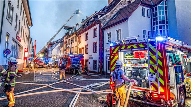Altstadtbrand: Ursachensuche in Villingen-Schwenningen läuft Die vom Großbrand betroffenen Bewohner kamen bei Familien und Freunden unter.