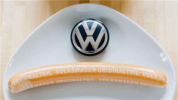 VW erreicht Absatzrekord - bei der Currywurst Die VW-Currywurst ist nicht nur in den Werkskantinen erhältlich, sondern auch in vielen Supermärkten. (Archivfoto)