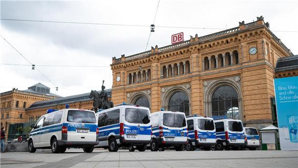 Die Waffenverbotszone in Hannover gilt künftig auch am Hauptbahnhof. (Archivbild)