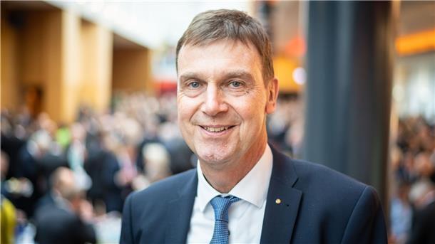 „Die Welle brechen“: Landrat Kai-Uwe Bielefeld (parteilos) will die Kapazitäten beim Gesundheitsamt ausbauen.