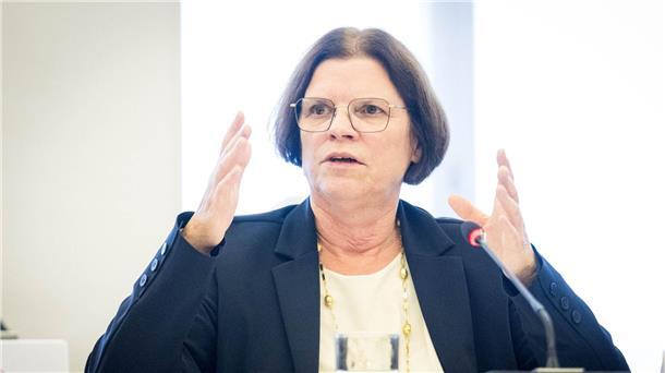 Die Wirtschaftssenatorin wehrt sich gegen die Vorwürfe der Opposition. 