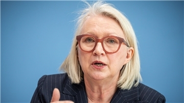 Die „Wirtschaftsweise“ Monika Schnitzer hat einen Vorstoß zur Witwenrente gemacht.